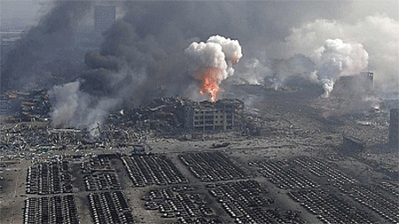 explosiones en el puerto de Tianjin Encuentran un superviviente a 50 metros del epicentro de las explosiones